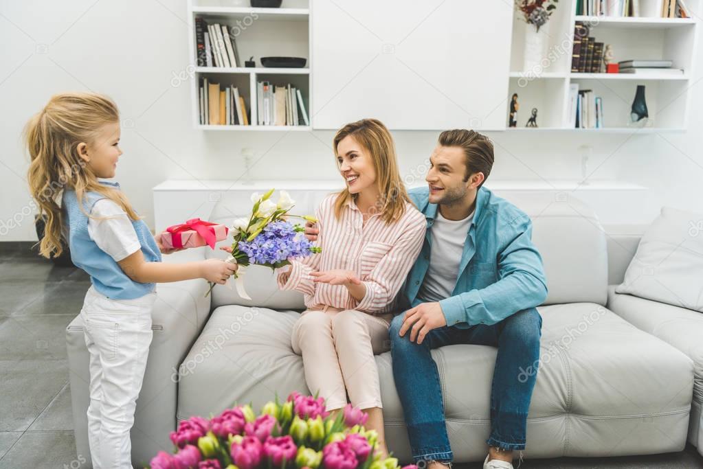 Zona giorno dell’appartamento Le Sirene 1 pensata per le famiglie